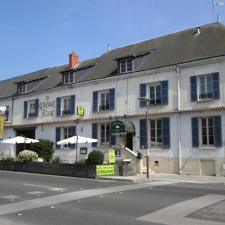 Logis Hostellerie Du Cheval Blanc Sainte-Maure-de-Touraine Exteriör bild