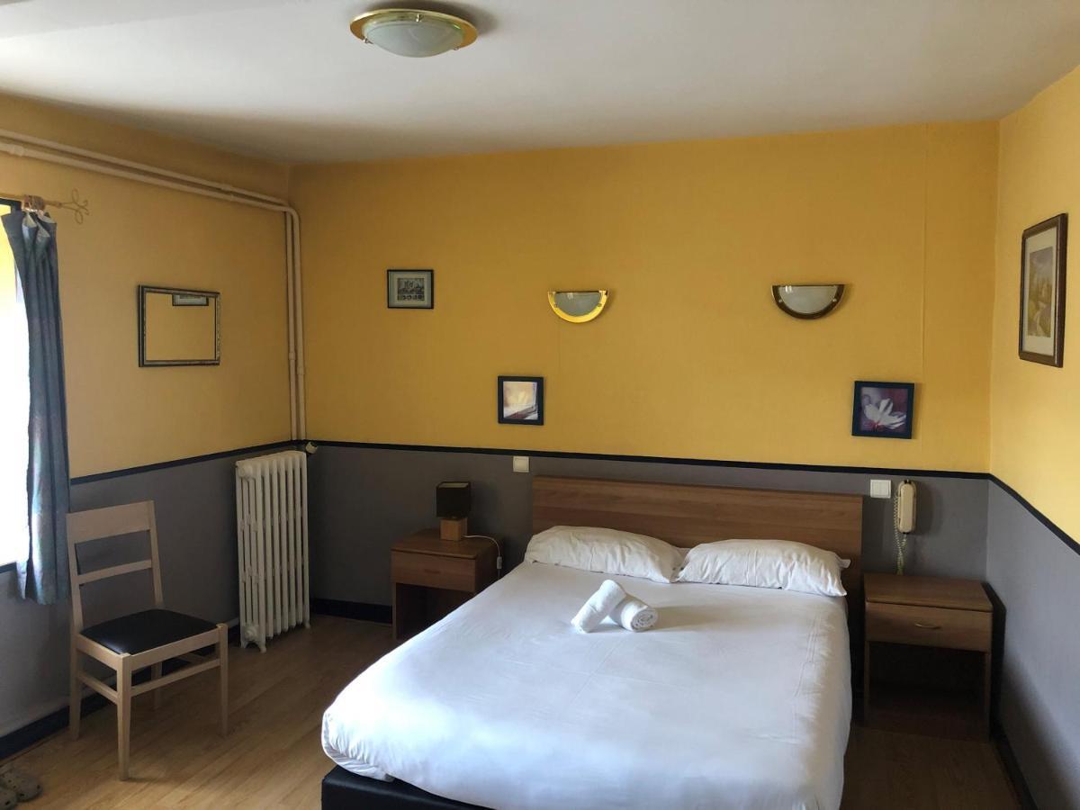 Logis Hostellerie Du Cheval Blanc Sainte-Maure-de-Touraine Exteriör bild