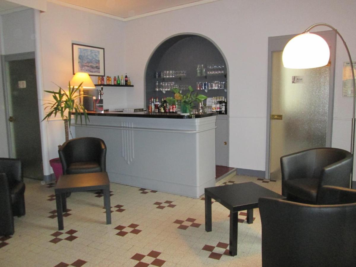 Logis Hostellerie Du Cheval Blanc Sainte-Maure-de-Touraine Exteriör bild