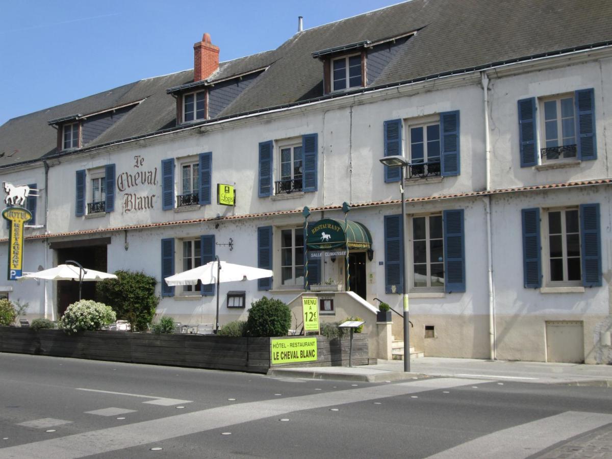 Logis Hostellerie Du Cheval Blanc Sainte-Maure-de-Touraine Exteriör bild