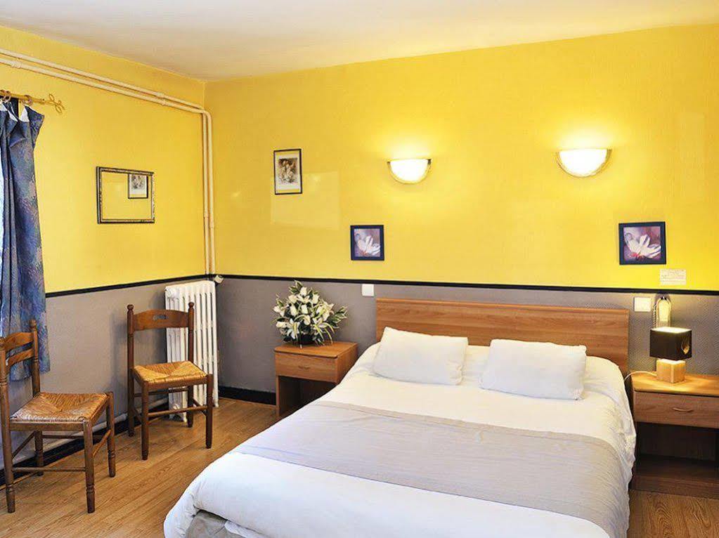 Logis Hostellerie Du Cheval Blanc Sainte-Maure-de-Touraine Exteriör bild
