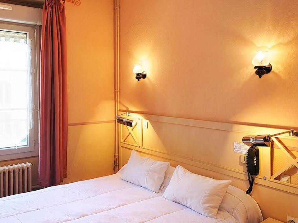 Logis Hostellerie Du Cheval Blanc Sainte-Maure-de-Touraine Exteriör bild